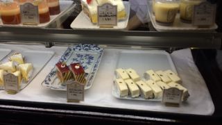 予約可能。チーズケーキ以外もチャレンジして欲しい