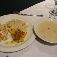 夕食。夜遅かったので少なめ。