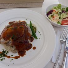 プレゼンテーションもいい感じのローストポーク