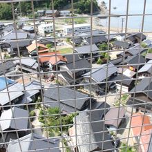 下の村の景色。