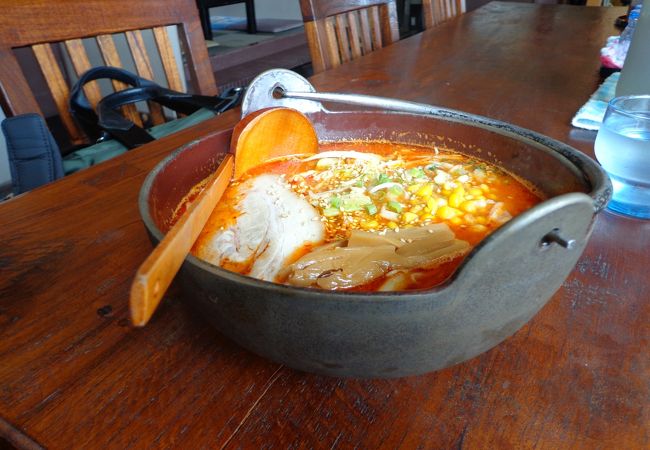 鉄鍋で食べるラーメン「てつなべらーめん｝