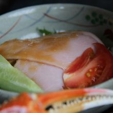 これはサラダ。