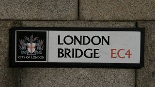 ここからのタワーブリッジの景色も格別です（ロンドン橋）