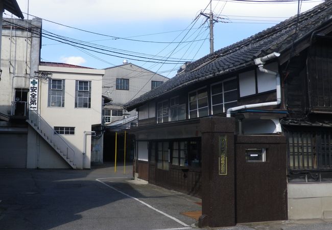 歴史を感じさせる建物です