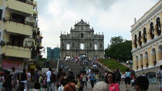 聖ポール天主堂の前の広場