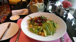 カジノのポイントカードを作ると当日は10倍の価値、10ポイントで100パタカ分無料になりました。