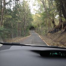 対向車が来ないように祈りましょう