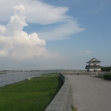 復元された蟠龍櫓