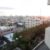 部屋からの眺めは那覇市内がみえるだけ。