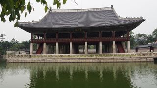 ガイドツアーがおすすめ