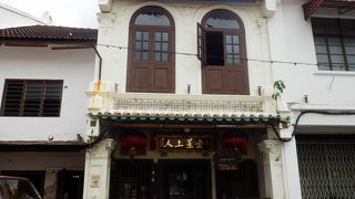 ショップハウスの私設図書館