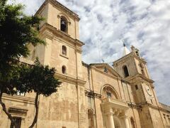 ルチアーノ バレッタ ブティック 写真