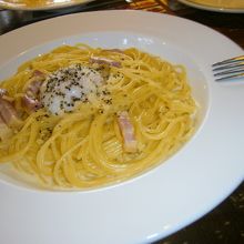 カルボナーラのセット。