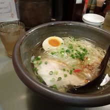 透明なのにコクのあるスープです