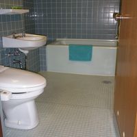 部屋のお風呂です。源泉の大浴場あるから使わないのになぜか広い