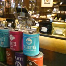 魅力的な紅茶の数々。