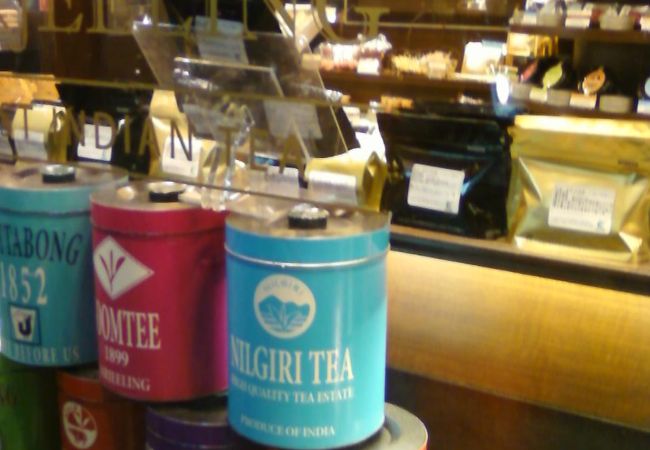 麻布十番の玄関にふさわしいお店。