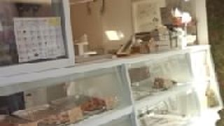 お店で手作りしています