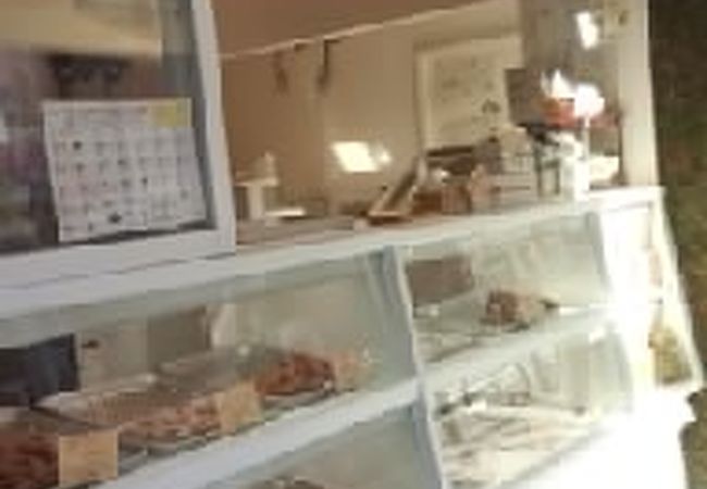 お店で手作りしています