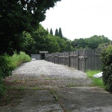 郡衙への玄関口を再現