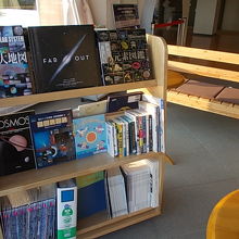 星に関する本を読めるコーナーもありました