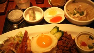 日比谷でアジアン