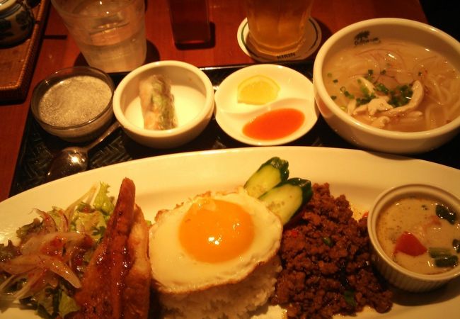 日比谷でアジアン