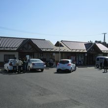 左側が休憩室、右側がトイレです。