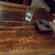 南部鉄器の灰皿がレトロ