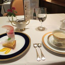 デザートとコーヒー。