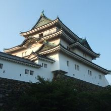 雄々しい姿の和歌山城