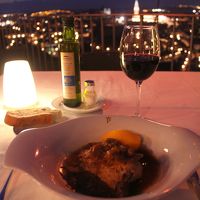 テラスでディナー　（野うずらの赤ワイン煮込み）