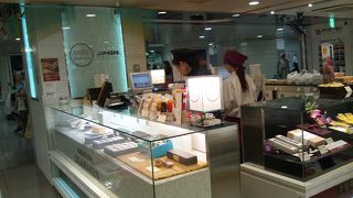 古風な和菓子屋です。