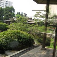 朝食会場からの日本庭園