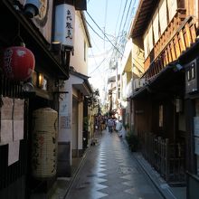 昼間は人が少ない。