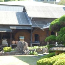 高取焼きの窯元「味楽窯」の窯元と建物