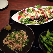 シーザーサラダ、酢モツ