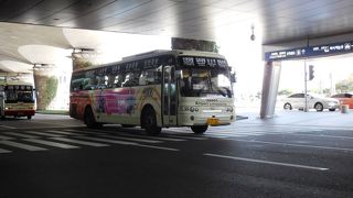 Arex開通後も、以前空港アクセスの主役はバス。