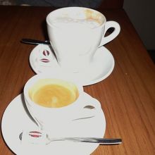 コーヒーとカフェラテ