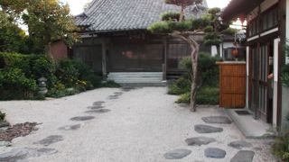 質素なお寺ですが、虚無僧寺とも・・