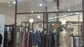 地味ーな服が売っていた