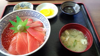 激ウマ　　三食丼