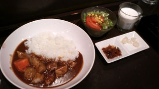 海軍カレー以外にもメニュー豊富なドブ板通りの店