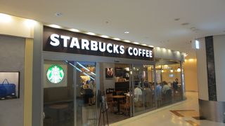 外国人だらけのスタバ