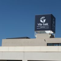 大通りからは建物は見えません。