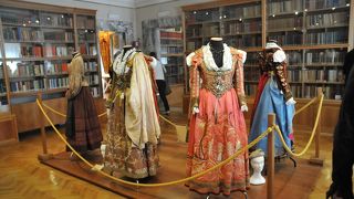 オペラの殿堂。見学もできる