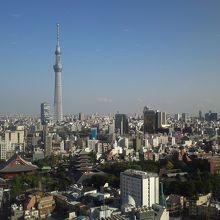 正面にスカイツリーが見えます！