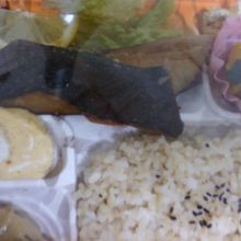 銀カレイのお弁当６５０円です。