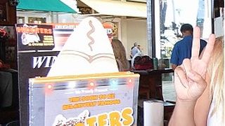 今や日本にも進出した本場アメリカのフーターズを体験するならココだ、女性客も多いので安心