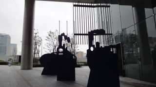 新しくて綺麗なビル